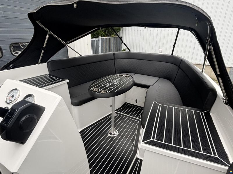Maxima 640 Tender