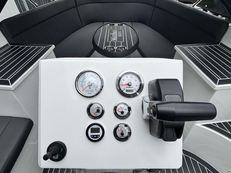 Maxima 640 Tender