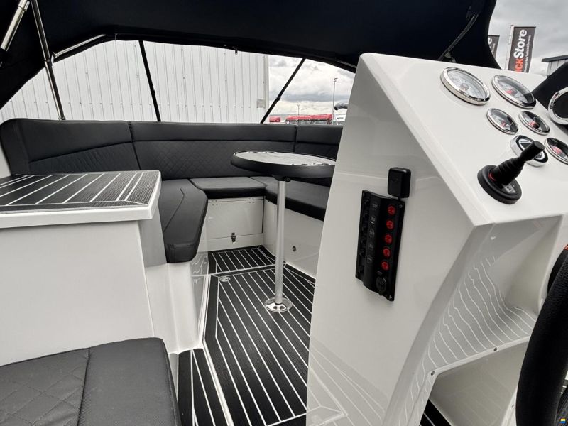 Maxima 640 Tender