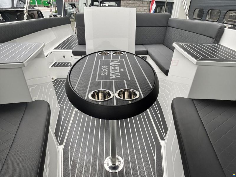 Maxima 640 Tender