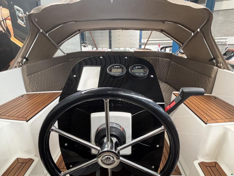 Oud Huijzer 740 Tender