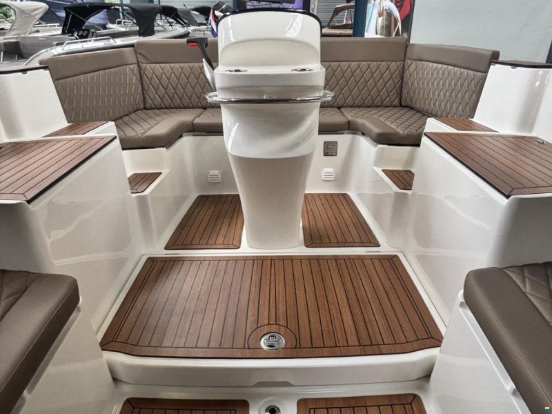 Oud Huijzer 740 Tender