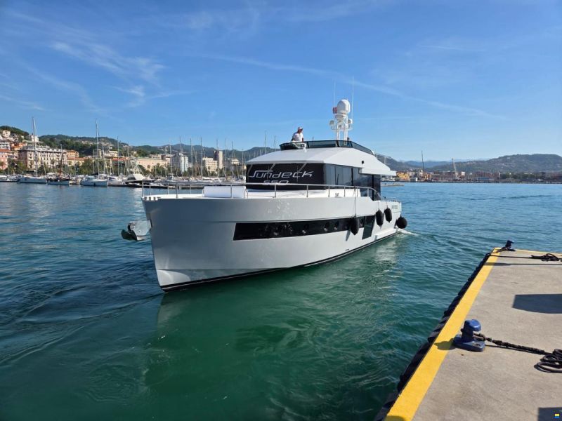 Sundeck 550