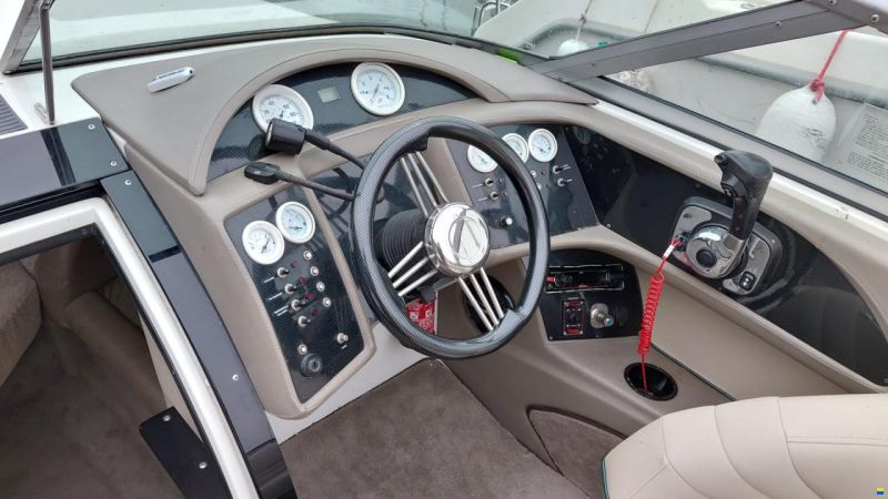 Cobalt 255 motore Volvo 7.4 da 330cv