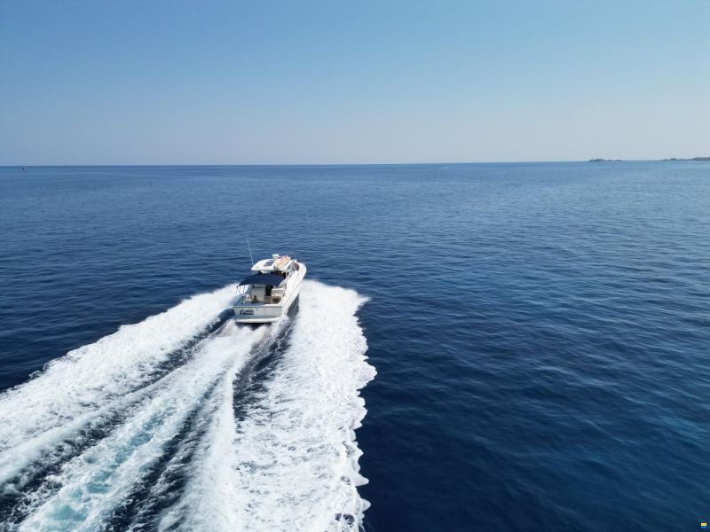 Pursuit 3400 express