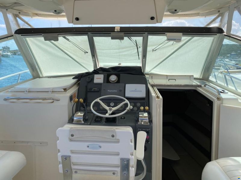 Pursuit 3400 express