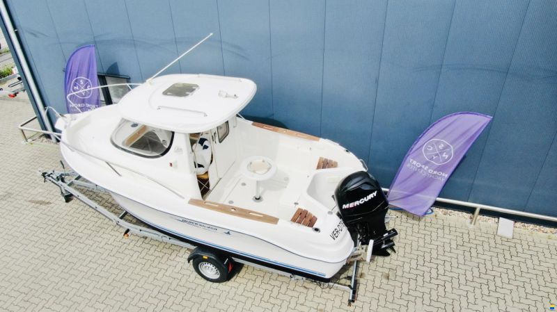 Quicksilver 580 Pilothouse