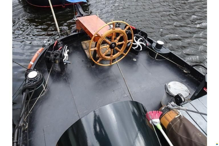 Zeilend woonschip Woonschip met vaste li