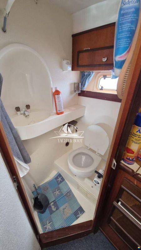 Fairline Corniche