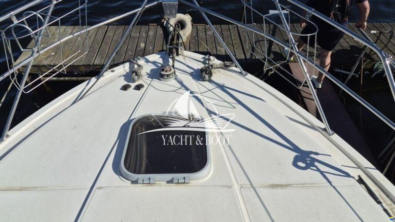 Fairline Corniche