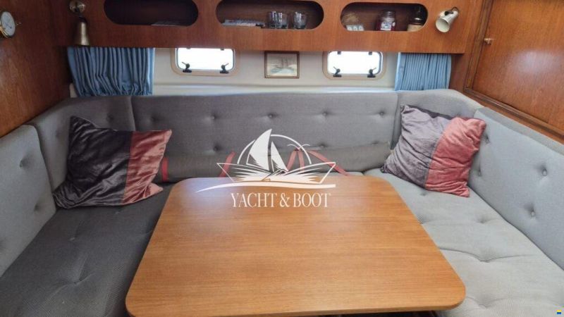 Fairline Corniche