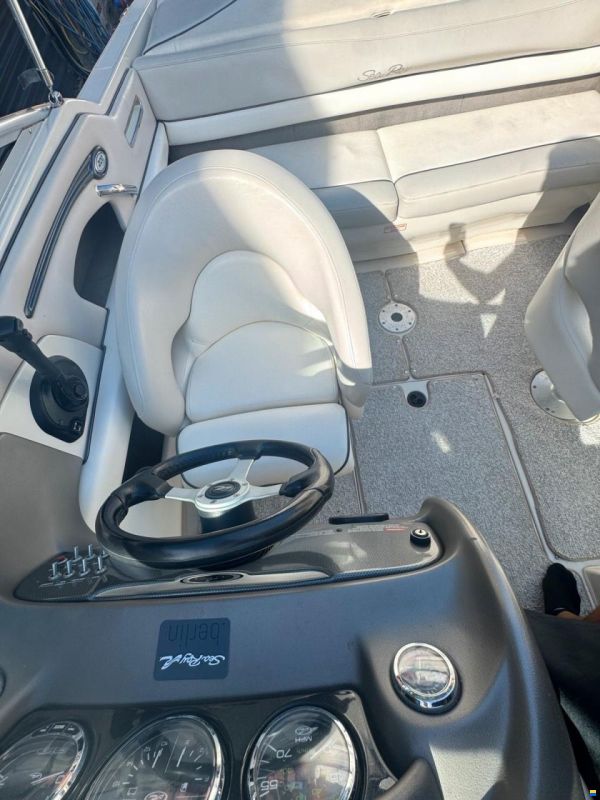 Sea Ray 220 SunSport Edition
