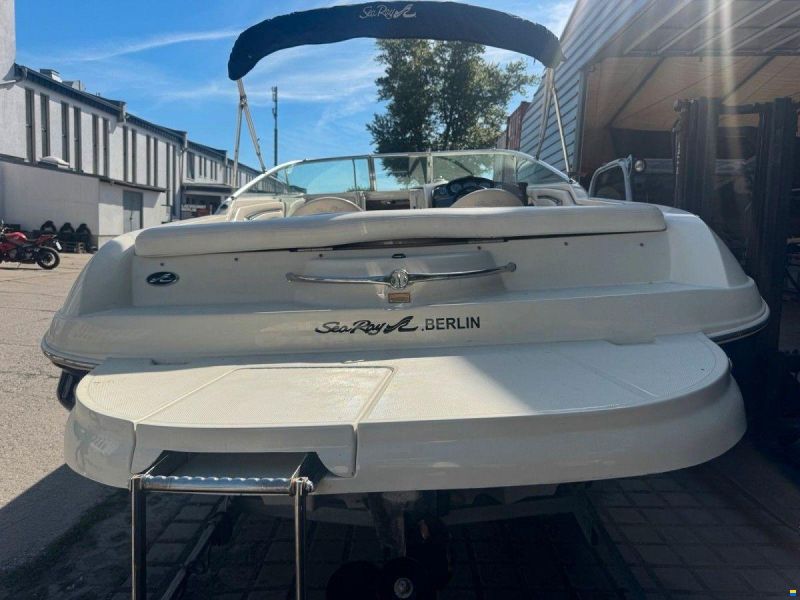 Sea Ray 220 SunSport Edition
