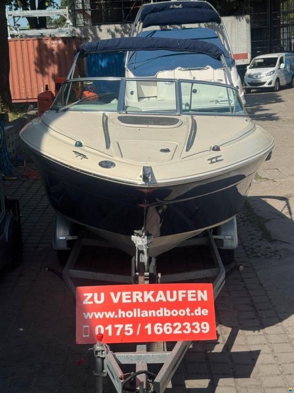 Sea Ray 220 SunSport Edition