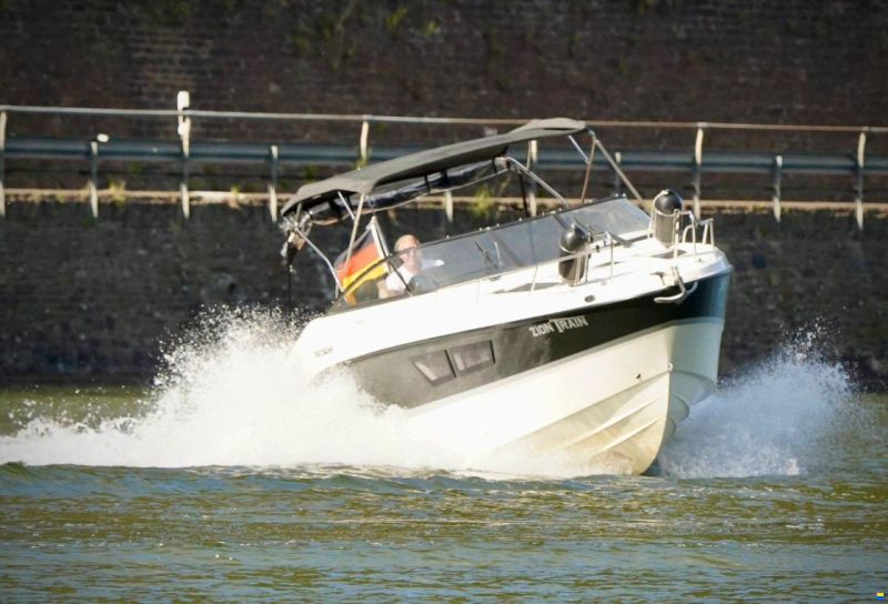 Quicksilver 805 ACTIV CRUISER