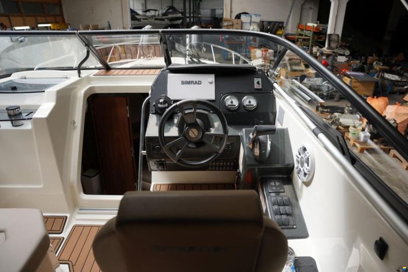 Quicksilver 805 ACTIV CRUISER