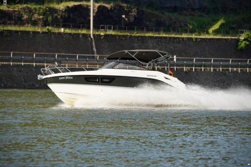 Quicksilver 805 ACTIV CRUISER