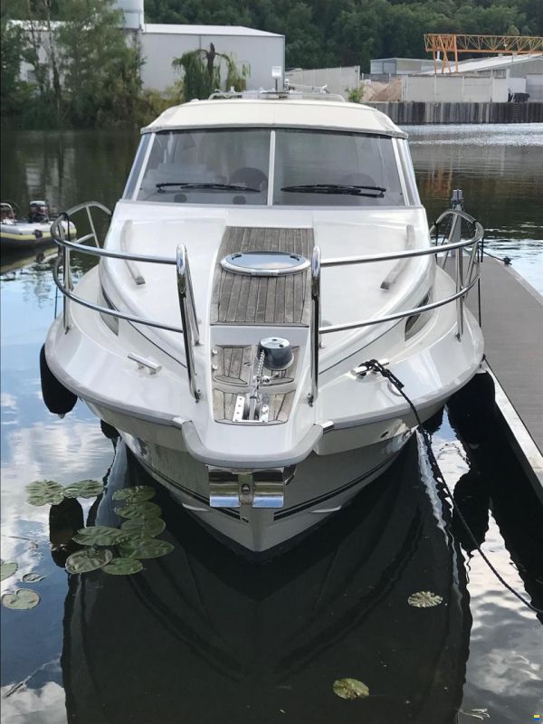 Marex 300 Sun Cruiser