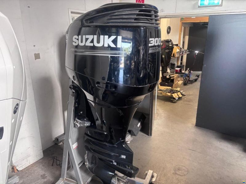 Suzuki DF300AP
