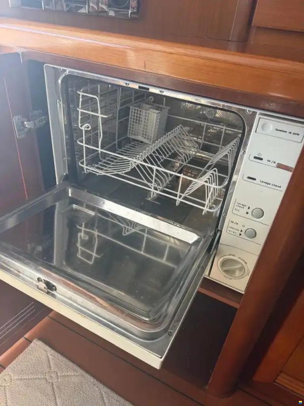 Beneteau Swift Trawler 42