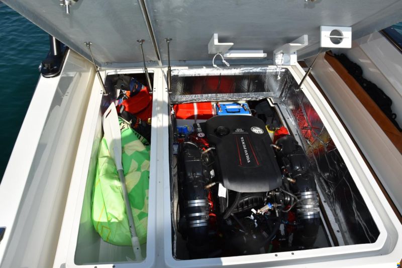 Ganz Boats Ovation 7.6 Cabin