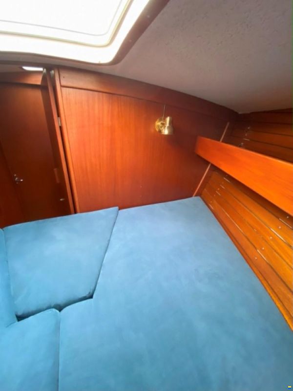 Hallberg-Rassy 352