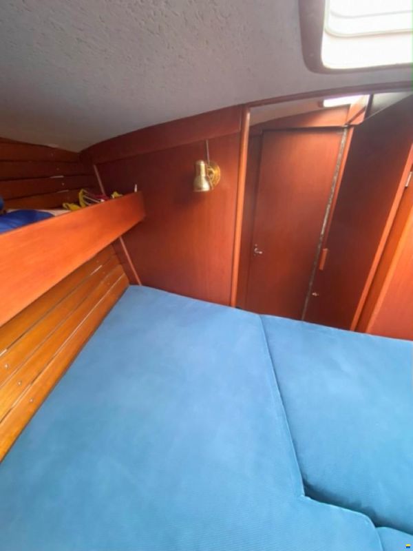 Hallberg-Rassy 352