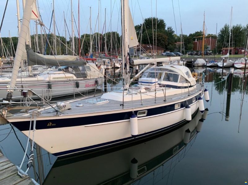 Hallberg-Rassy 352