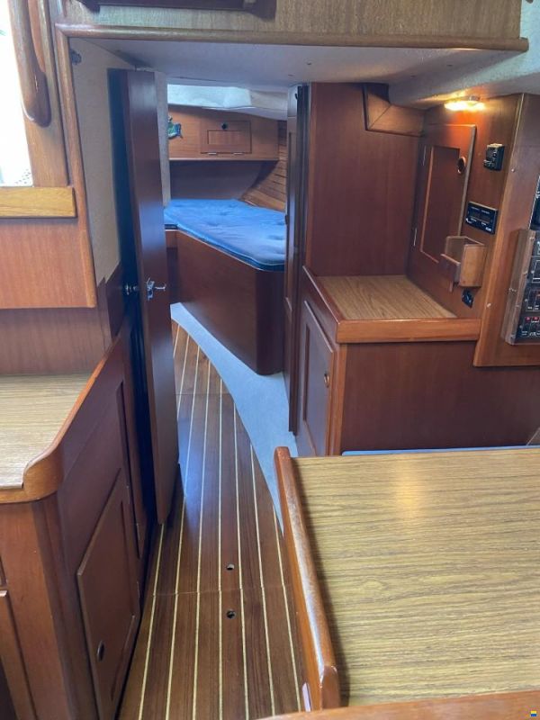 Hallberg-Rassy 352