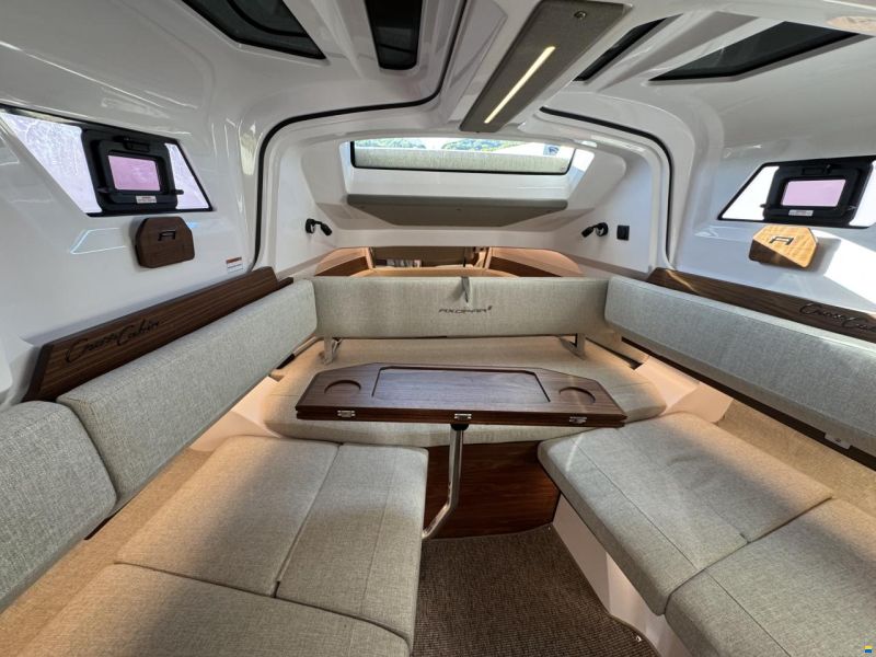 Axopar 38 XC Cross Cabin