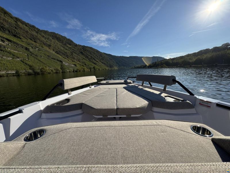 Axopar 38 XC Cross Cabin