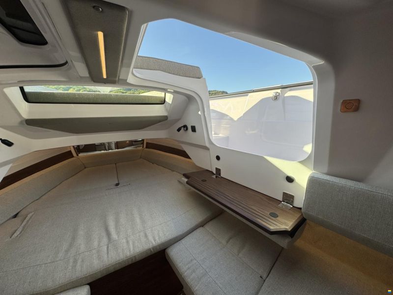Axopar 38 XC Cross Cabin