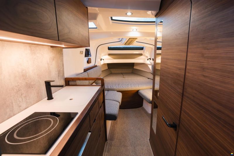 Axopar 38 Cross Cabin