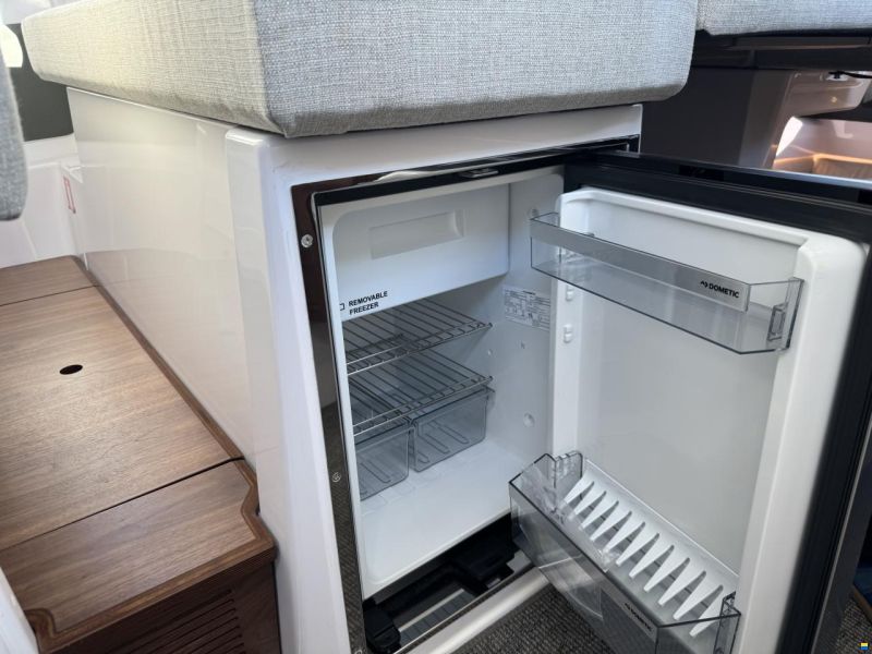 Axopar 38 XC Cross Cabin