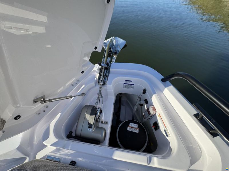 Axopar 38 XC Cross Cabin
