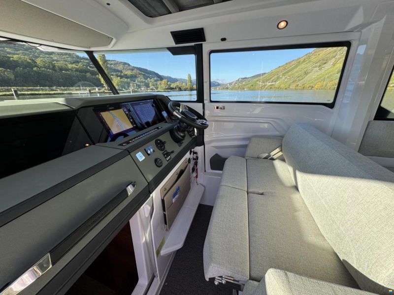 Axopar 38 XC Cross Cabin