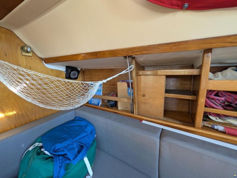 Beneteau Oceanis 320