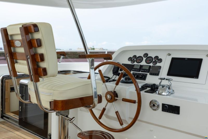 Selene 68 Explorer