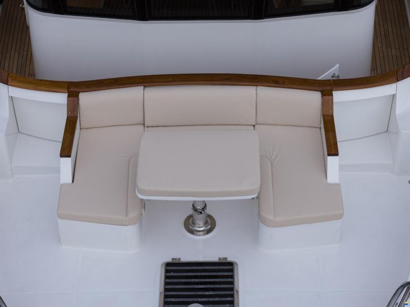Selene 68 Explorer