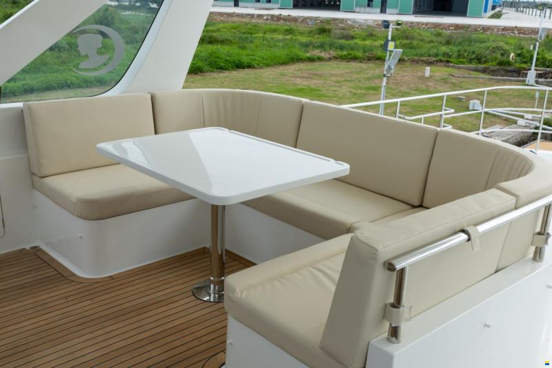 Selene 68 Explorer
