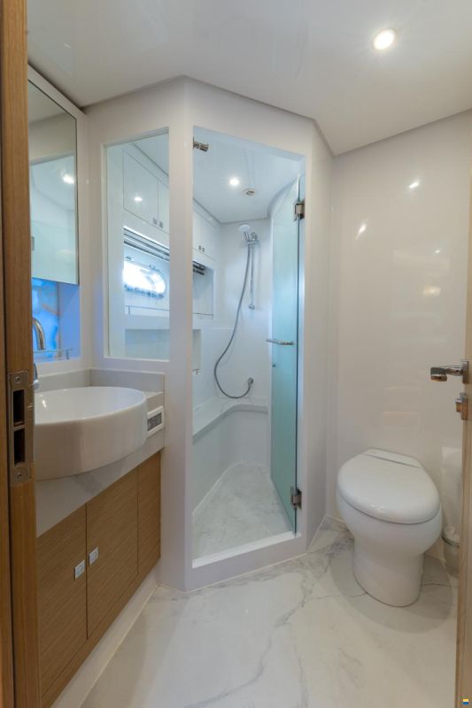 Selene 68 Explorer