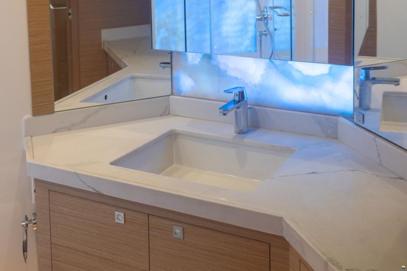 Selene 68 Explorer