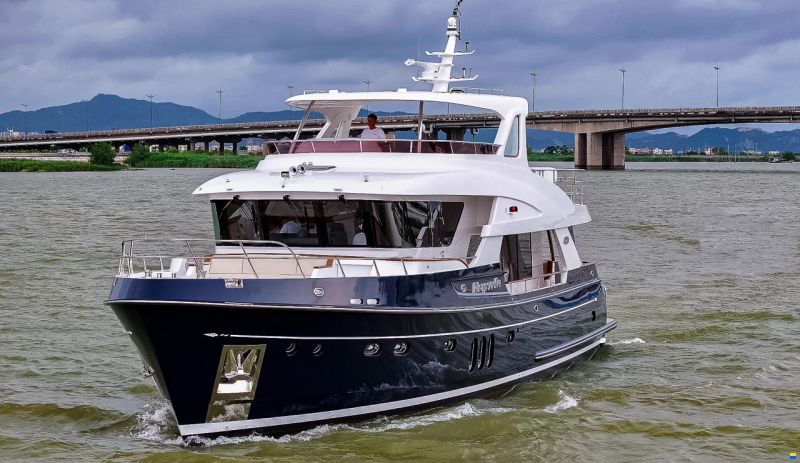 Selene 68 Explorer