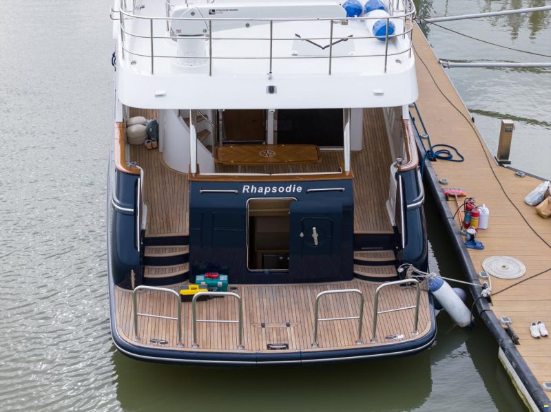 Selene 68 Explorer