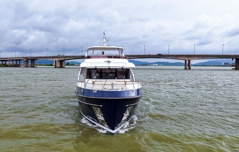Selene 68 Explorer