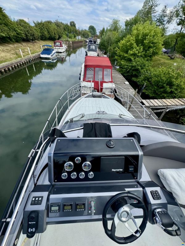 Galeon 380 Fly