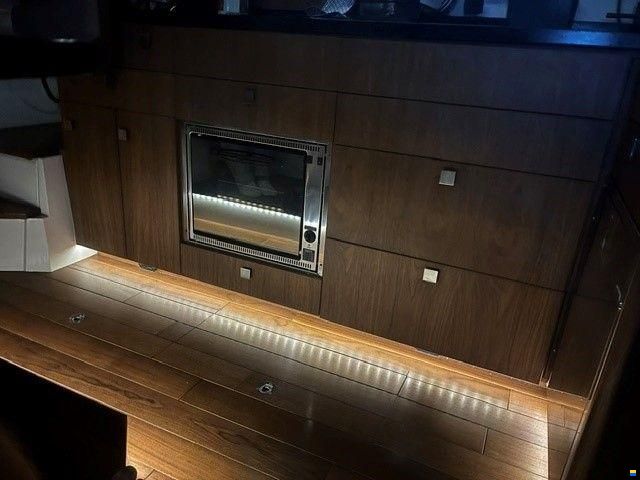 Sealine C330