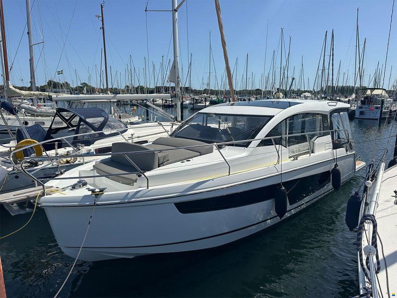 Sealine C330
