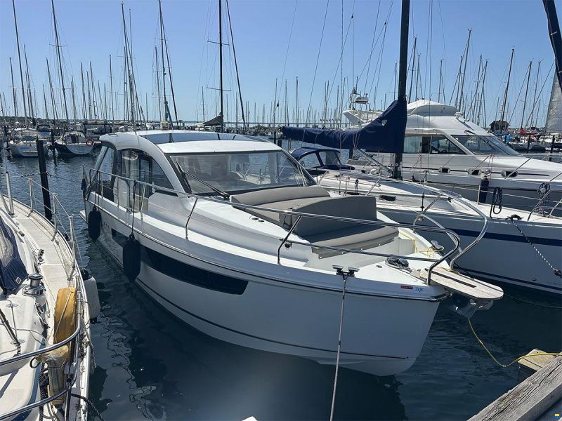 Sealine C330
