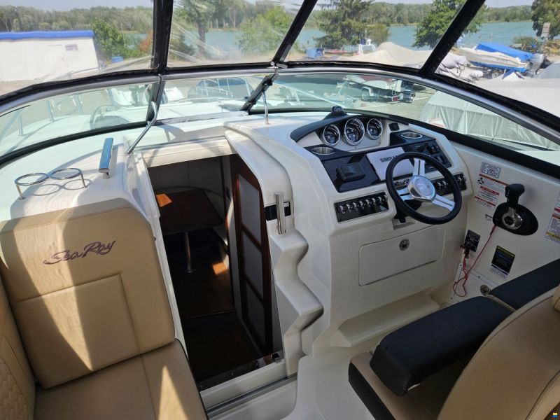 Sea Ray 265